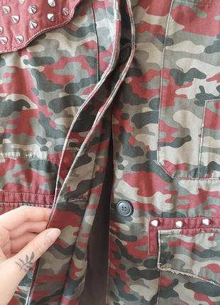 Куртка бомбер милитари с шипами в стиле гранж панк9 фото