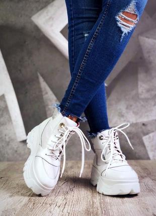 Кожаные демисезонные белые хайтопы ботинки на высокой подошве 38,39рр2 фото