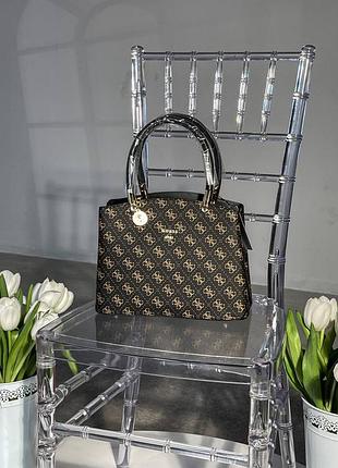 Сумка в стиле guess