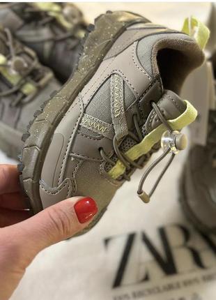 Кросівки zara