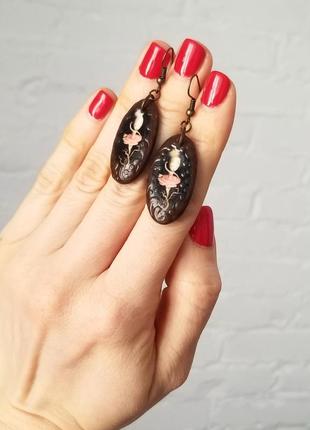 Цікаві акрилові сережки з балериною