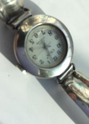 Часы наручные женские