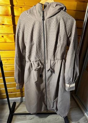 Плащ жіночий на весну