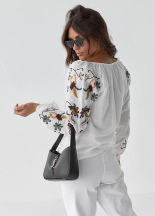 Блузка с вышивкой белая4 фото