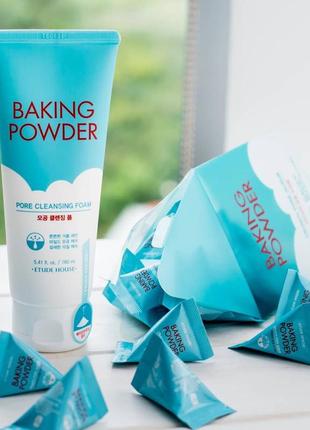 Глубоко очищающая пенка с содой для лица etude house baking powder pore cleansing foam9 фото