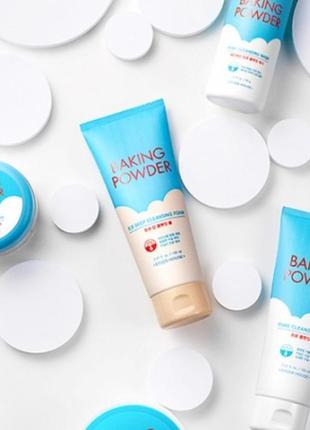 Глубоко очищающая пенка с содой для лица etude house baking powder pore cleansing foam10 фото