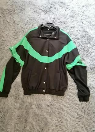 Крута кофта бомбер оверсайз на кнопках рукава відстібаються потрібно носити як жилетку