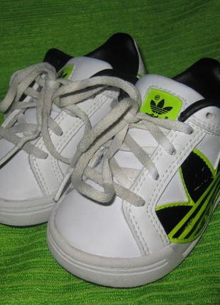 Кроссовки adidas,р.19 стелька 12см