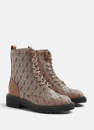 Чоботи river island