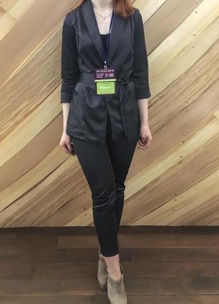 Жіночий костюм