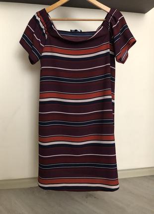 Сукня вільного крою, плаття з відкритими плечима