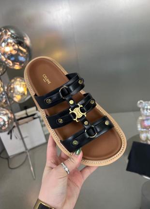 Шльопанці в стилі celine