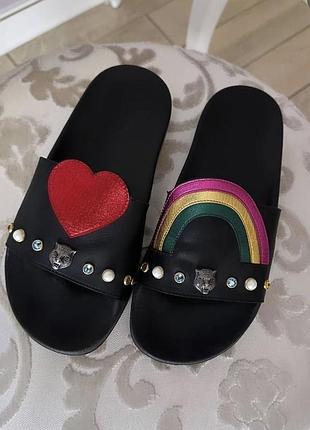 Шльопанці gucci