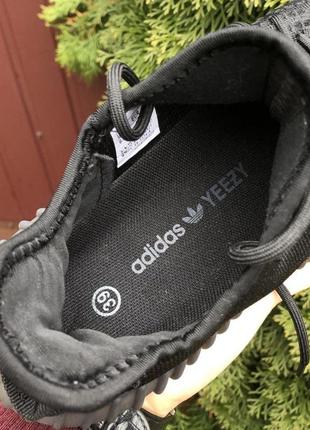 Женские кроссовки adidas yeezy boost сеточка летние черные5 фото