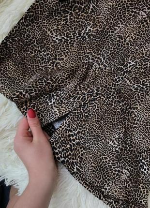 Платье с леопардовым принтом3 фото