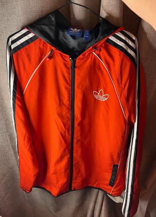 Мужская яркая красная деми куртка ветровка adidas l1 фото