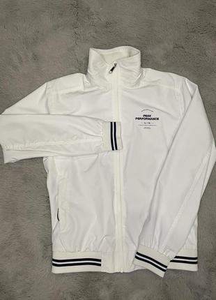 Вітровка peak parformance