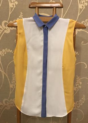 Величезний вибір красивих блуз і сорочок.