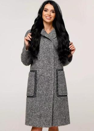 Фабричное демисезонное женское пальто