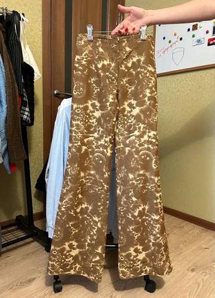 Штани прямі у принт карго