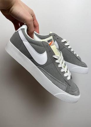 Женские кроссовки nike blazer low grey найк блейзер рядовое серое