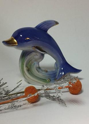 Фігурка статуетка дельфін на хвилі кольорова порцеляна з позолотою 10,5 см н1289