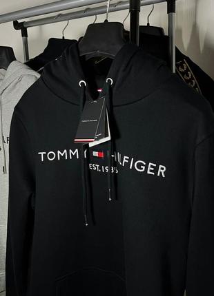 Оригинальное худи от tommy hilfiger.