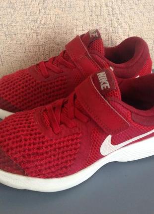 Кроссовки nike,сетка,стелька 19,5см,оригинал