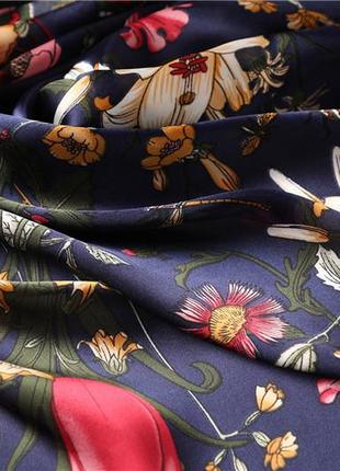 Шелковый платок женский с тюльпанами дизайнерский flowers 70*70 см5 фото
