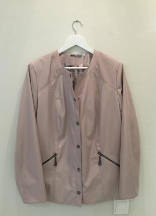 Легка курточка жіноча