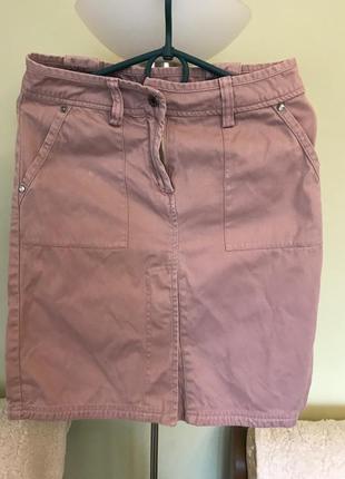 Джинсовая юбка цвета увядшей розы