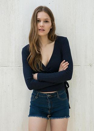 Трикотажная кофта на завязках bershka