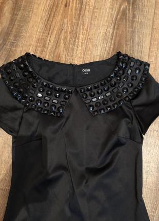 Нарядное красивое чёрное платье с камнями атласное2 фото