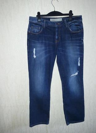 Укороченные джинсы бойфренды guess