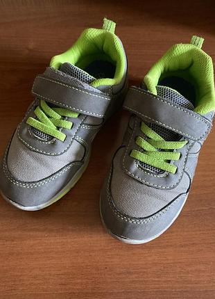 Кроссовки детские, состояние новых, стелька до 17,5 см