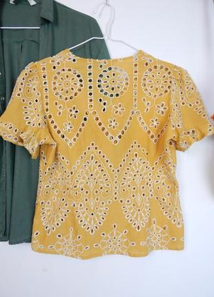 Ніжна гірчична блуза з бавовняної прошви з обємними рукавами вишита вишиванка із вишивкою мереживо7 фото