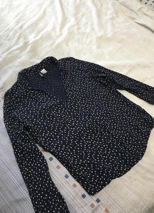 Блузка синього кольору з сердечками