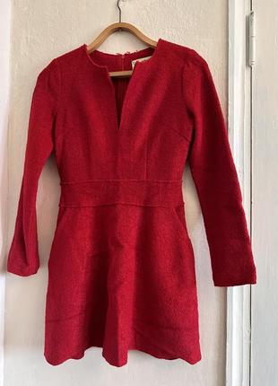 Червона сукня з шерсті