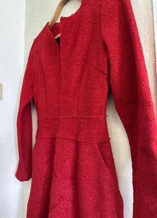 Червона сукня з шерсті3 фото