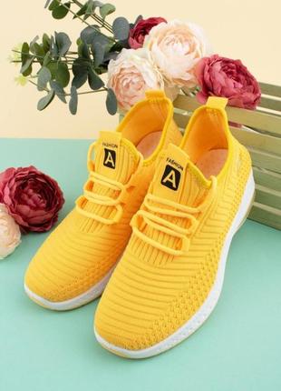 Стильные желтые кроссовки из текстиля сетка летние дышащие1 фото
