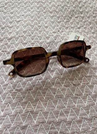 Солнцезащитные очки