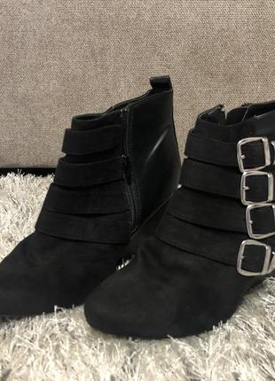 Сапожки жіночі