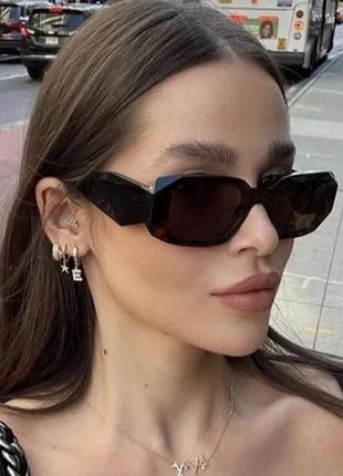Стильные солнцезащитные очки
