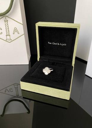 Брендовое кольцо 3