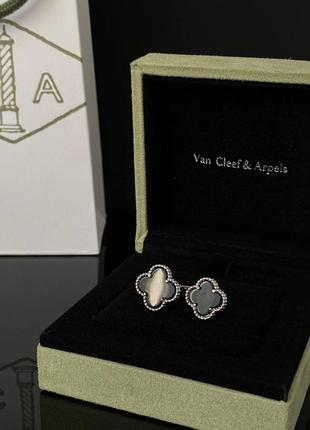 Брендовое кольцо 3