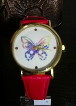 Ніжний і яскравий годинник з метеликом🌸1 фото