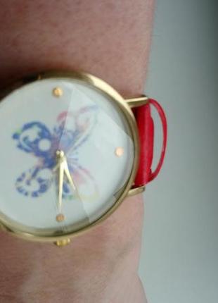 Ніжний і яскравий годинник з метеликом🌸3 фото