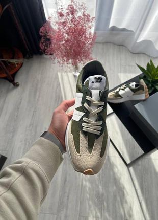 Стильные женские кроссовки new balance 327 beige khaki хаки с бежевым6 фото