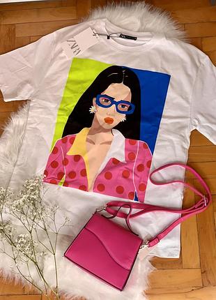 Футболка zara с принтом девушка