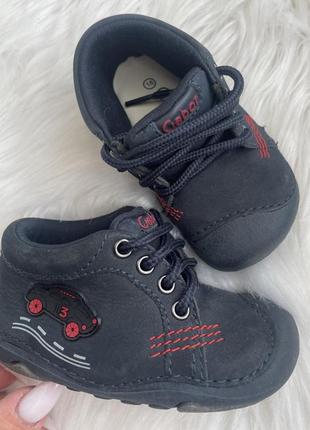 Кожаные ботинки